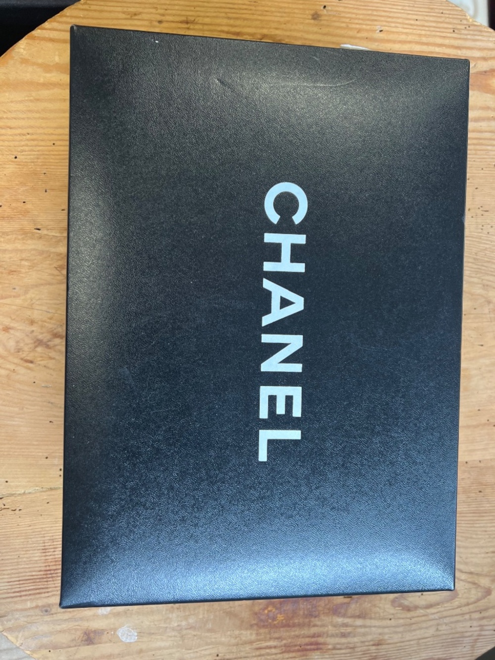 AUTHENTIC-Vintage Chanel Sequined Classic Flap Handbag ( Color: Black/Silver) - Picture 15 of 16